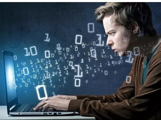 美國程序員當(dāng)雇傭兵，俄羅斯程序員當(dāng)黑客，而中國程序員專心掙錢