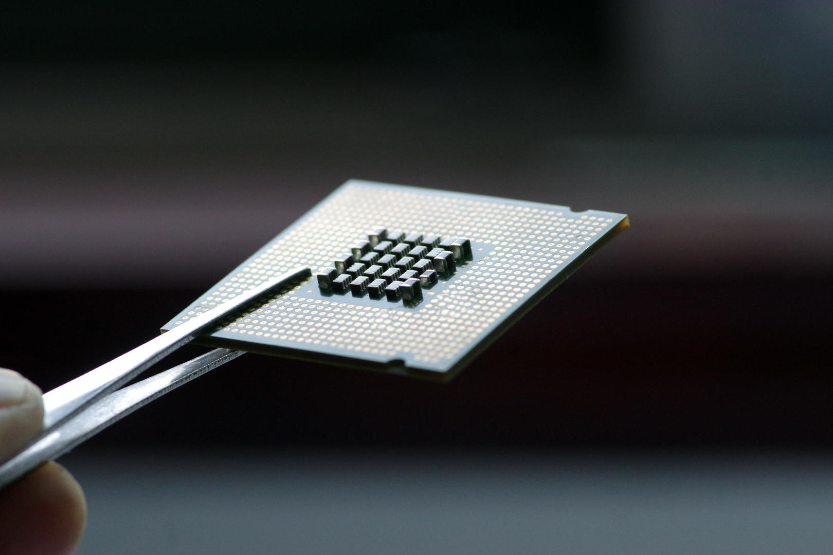 芯片人才暗戰：畢業能拿三四十萬，獵頭開始挖應屆生，跳槽漲薪50%